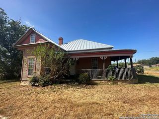 Foreclosed Home - 301 E MILLER ST, 78017