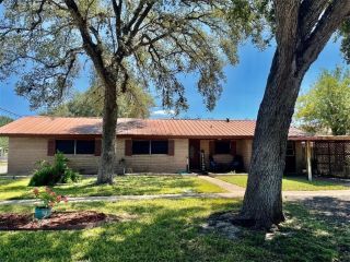 Foreclosed Home - 1001 AUSTIN ST, 78022