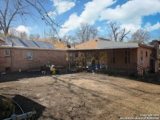 Foreclosed Home - 1416 5TH ST, 78028