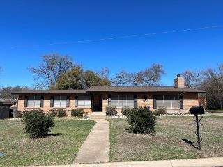 Foreclosed Home - 532 OVERHILL DR, 78028