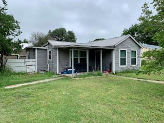 Foreclosed Home - 313 CLARA ST, 78028