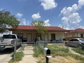 Foreclosed Home - 320 W SAN CARLOS ST, 78041