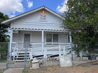 Foreclosed Home - 1704 PIEDRA CHINA ST, 78043