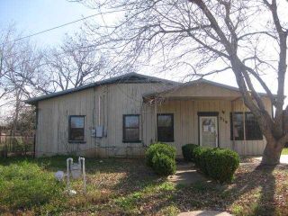Foreclosed Home - 314 N MULBERRY ST, 78061