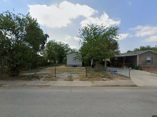 Foreclosed Home - 173 AVENUE H, 78065