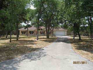 Foreclosed Home - 620 SHADY COVE LN, 78070