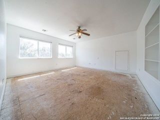 Foreclosed Home - 7007 GAINSBOROUGH DR, 78070