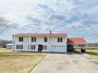 Foreclosed Home - 801 NE FRONTAGE RD, 78102