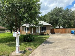 Foreclosed Home - 1105 N TYLER ST, 78102
