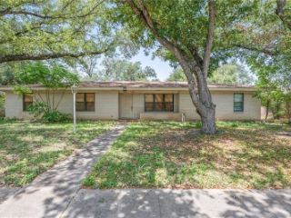 Foreclosed Home - 1303 KINGFISHER DR, 78102