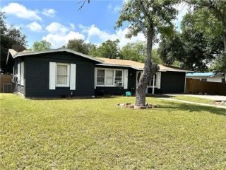 Foreclosed Home - 405 W WALTON ST, 78102