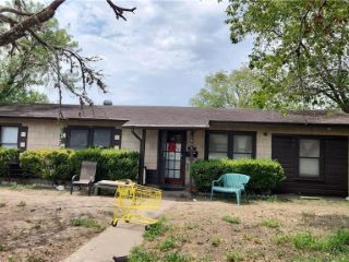 Foreclosed Home - 1604 EMILY DR, 78102