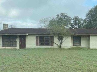 Foreclosed Home - 401 COTTONWOOD ST, 78119