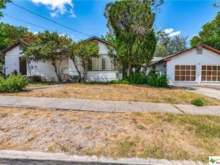 Foreclosed Home - 624 W COLL ST, 78130