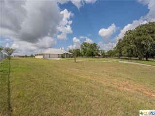 Foreclosed Home - 335 SOUTHWIND LOOP, 78155