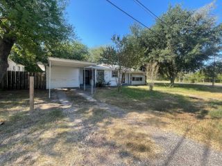 Foreclosed Home - 142 W 4TH ST, 78164