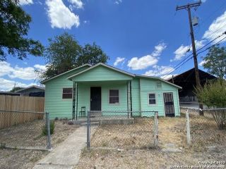 Foreclosed Home - 1611 N TRINITY ST, 78201