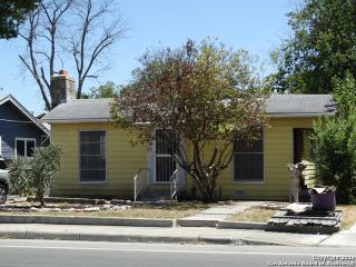 Foreclosed Home - 1832 W WOODLAWN AVE, 78201