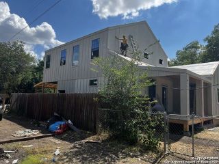Foreclosed Home - 1138 CENTER ST, 78202