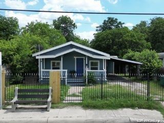 Foreclosed Home - 2002 W POPLAR ST, 78207
