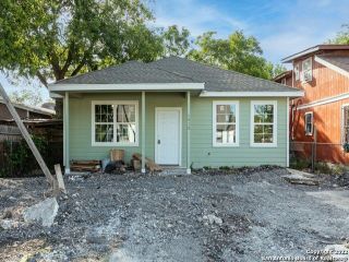 Foreclosed Home - 1418 N NAVIDAD ST, 78207