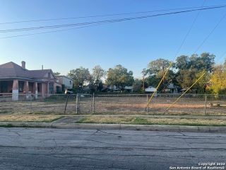 Foreclosed Home - 2115 W HOUSTON ST LOT 9, 78207