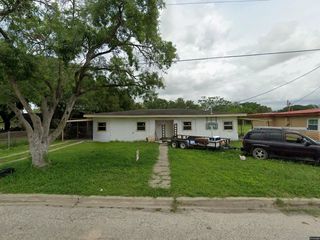 Foreclosed Home - 513 E 6TH ST, 78332