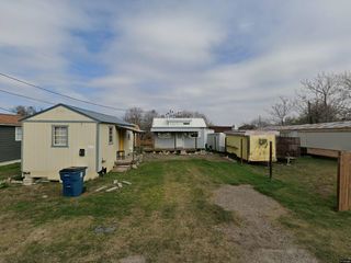Foreclosed Home - 913 W 2ND PL, 78343