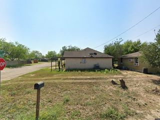 Foreclosed Home - 201 W DANNELLY ST, 78361