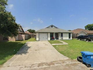 Foreclosed Home - 2330 WESTLAKE CIR S, 78362