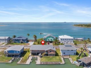 Foreclosed Home - 211 BAYSHORE DR, 78362