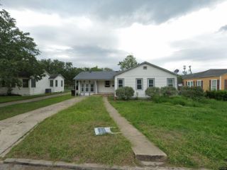 Foreclosed Home - 808 W LEE AVE, 78363