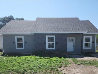 Foreclosed Home - 523 WILLIAMS ST, 78363