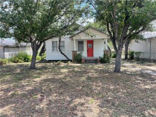Foreclosed Home - 309 E HOFFMAN AVE, 78363