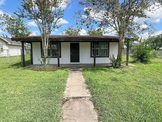 Foreclosed Home - 211 TEXAS ST, 78368