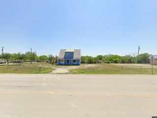 Foreclosed Home - 920 N FRONT ST, 78368