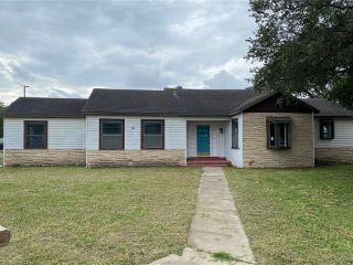 Foreclosed Home - 500 E ROCKPORT ST, 78368