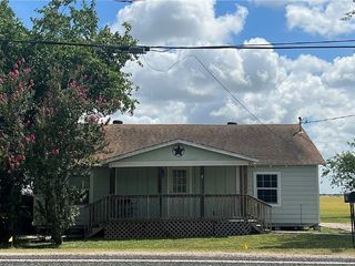 Foreclosed Home - 505 E HUMPHRIES ST, 78370