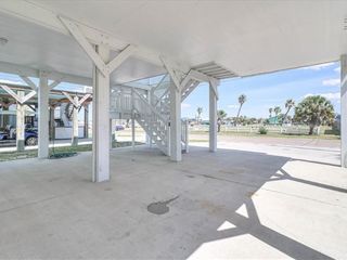 Foreclosed Home - 410 ROYAL PALM DR, 78373