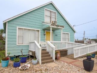 Foreclosed Home - 112 W WHITE AVE, 78373