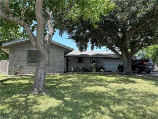 Foreclosed Home - 1111 WESTCLIFF DR, 78374