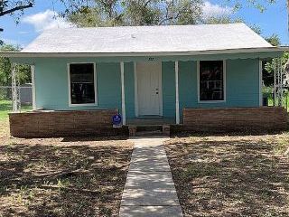 Foreclosed Home - 327 SW 7TH ST, 78375