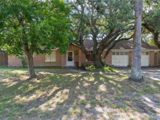 Foreclosed Home - 907 W TERRACE BLVD, 78382
