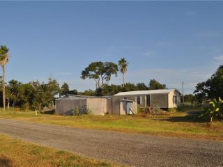 Foreclosed Home - 160 SWEET BAY DR, 78382