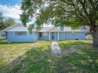 Foreclosed Home - 1229 W TERRACE BLVD, 78382