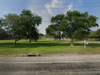 Foreclosed Home - 831 W SINTON ST, 78387