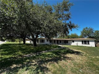 Foreclosed Home - 1029 ADELINE ST, 78387