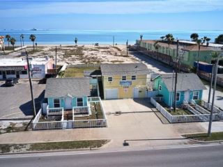 Foreclosed Home - 3302 SURFSIDE BLVD, 78402