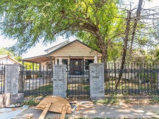 Foreclosed Home - 2810 ELGIN ST, 78405