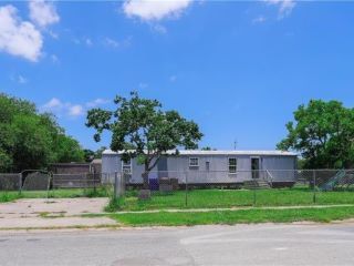 Foreclosed Home - 901 PARKWOOD PL, 78408